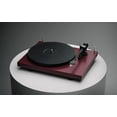 thumbnail image 2 of Pro-Ject Debut EVO 2, tocadiscos audiófilo de próxima generación con brazo de fibra de carbono, selección electrónica de velocidad y cartucho Pick it MM EVO premontado, fabricado en Europa (rojo vino, 2 of 5
