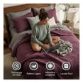 thumbnail image 2 of Edredón Ligero Real Textil + 2 Fundas de Almohada, Juego de Colcha Queen Size, Color Vino, 2 of 7