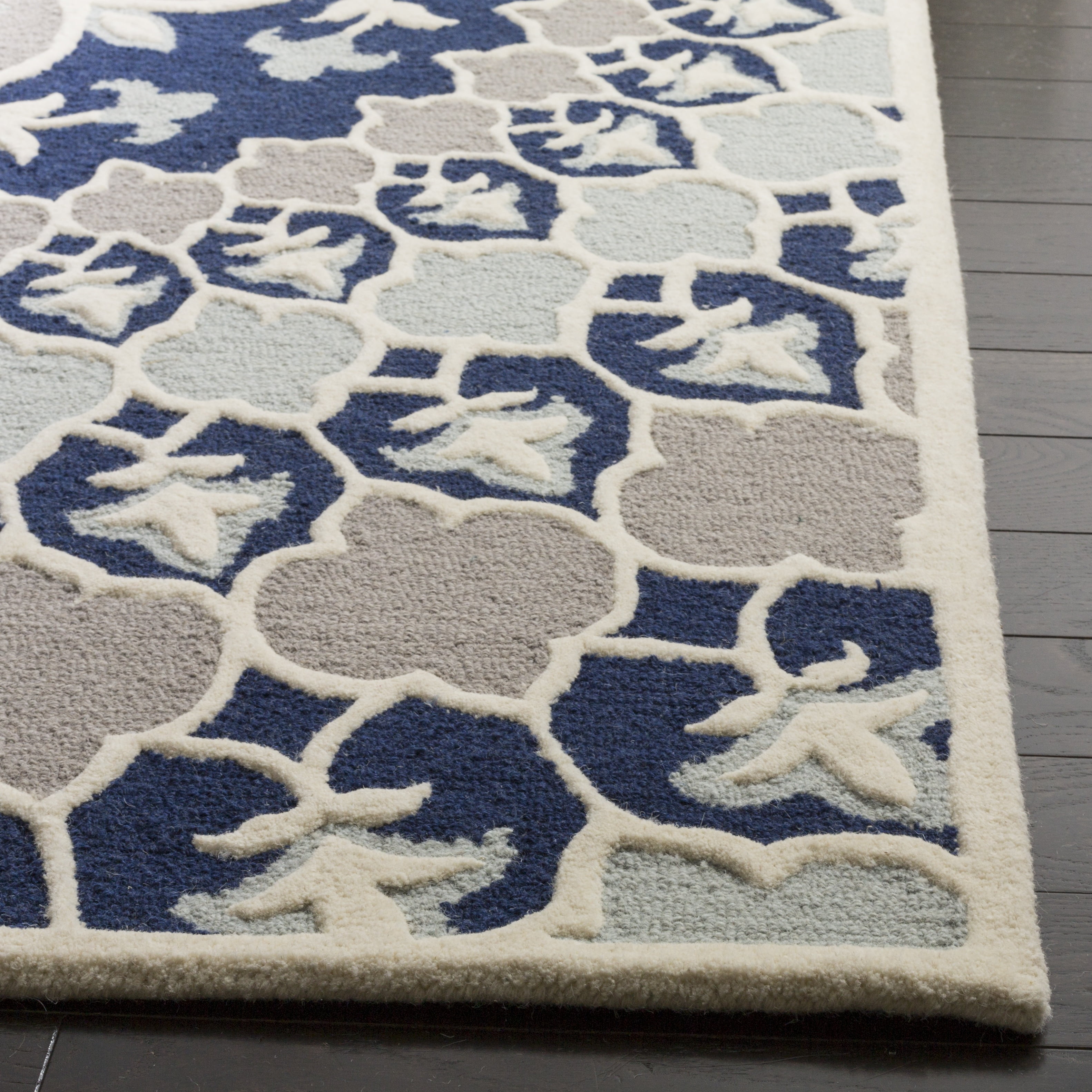 SAFAVIEH Bellagio Zoja Floral Wool Area Rug, Navy Blue/Ivory, 3' x 5'