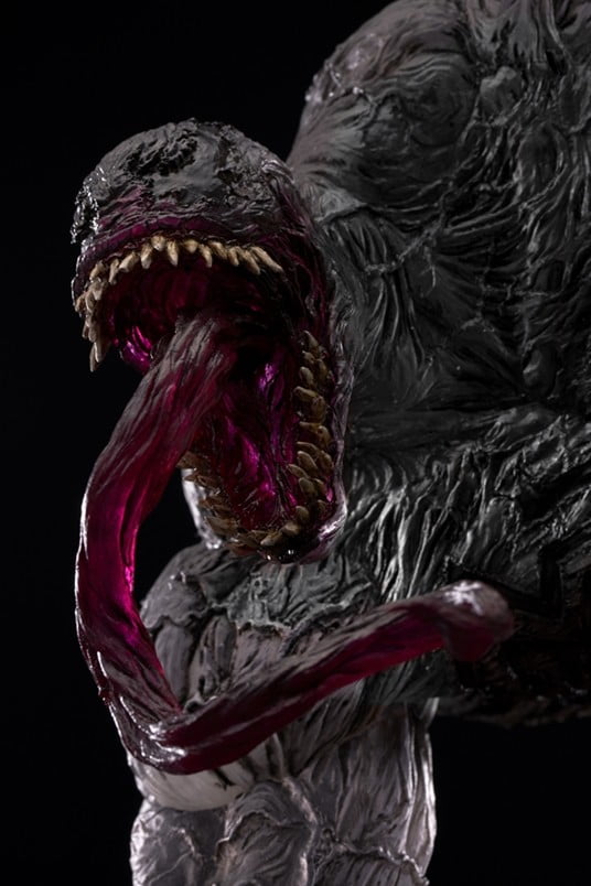 SEN-TI-NEL Sofbinal Marvel's Stealth Venom Vinyl Statue 