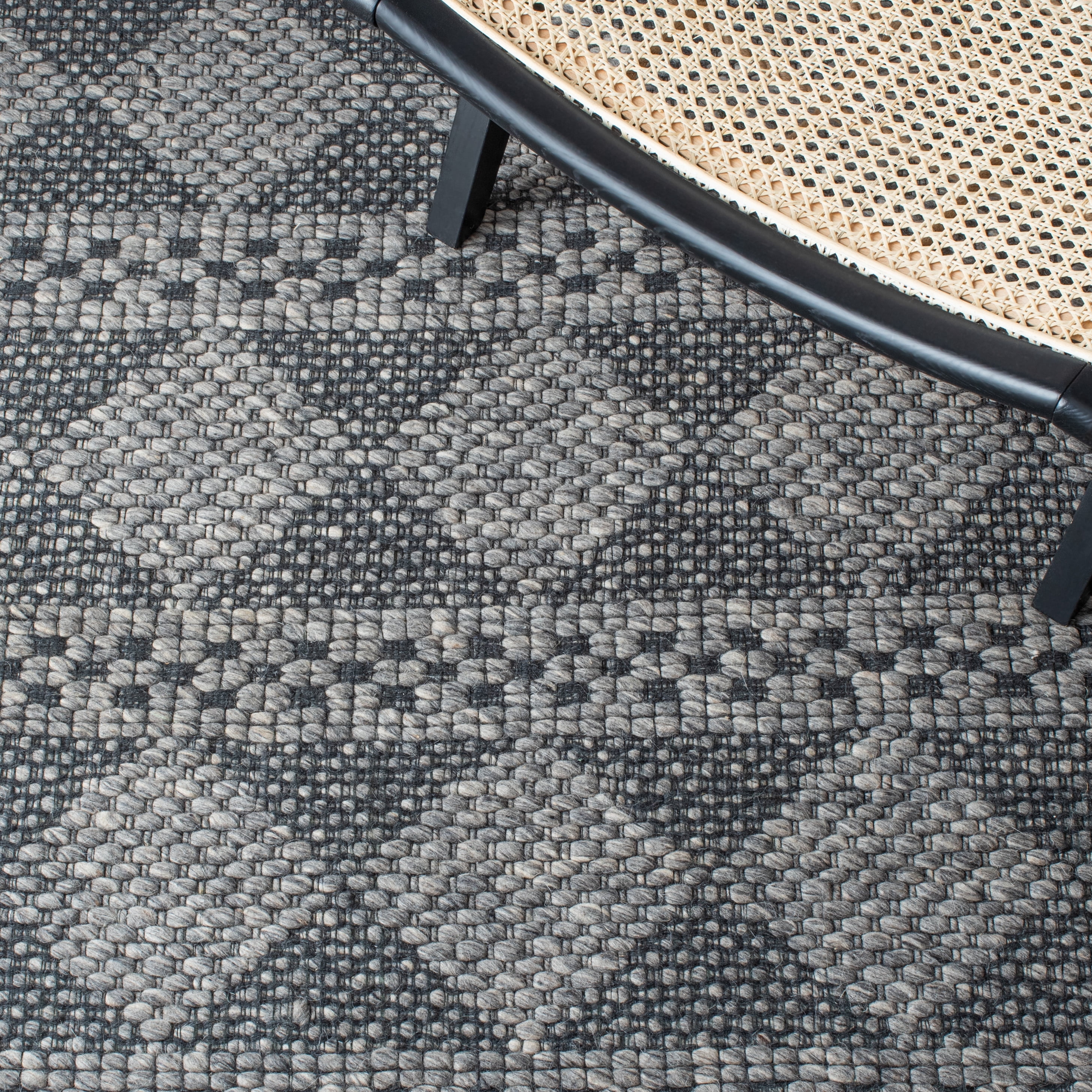 SAFAVIEH Marbella Matilda Diamond Area Rug, Dark Grey, 3' x 5'