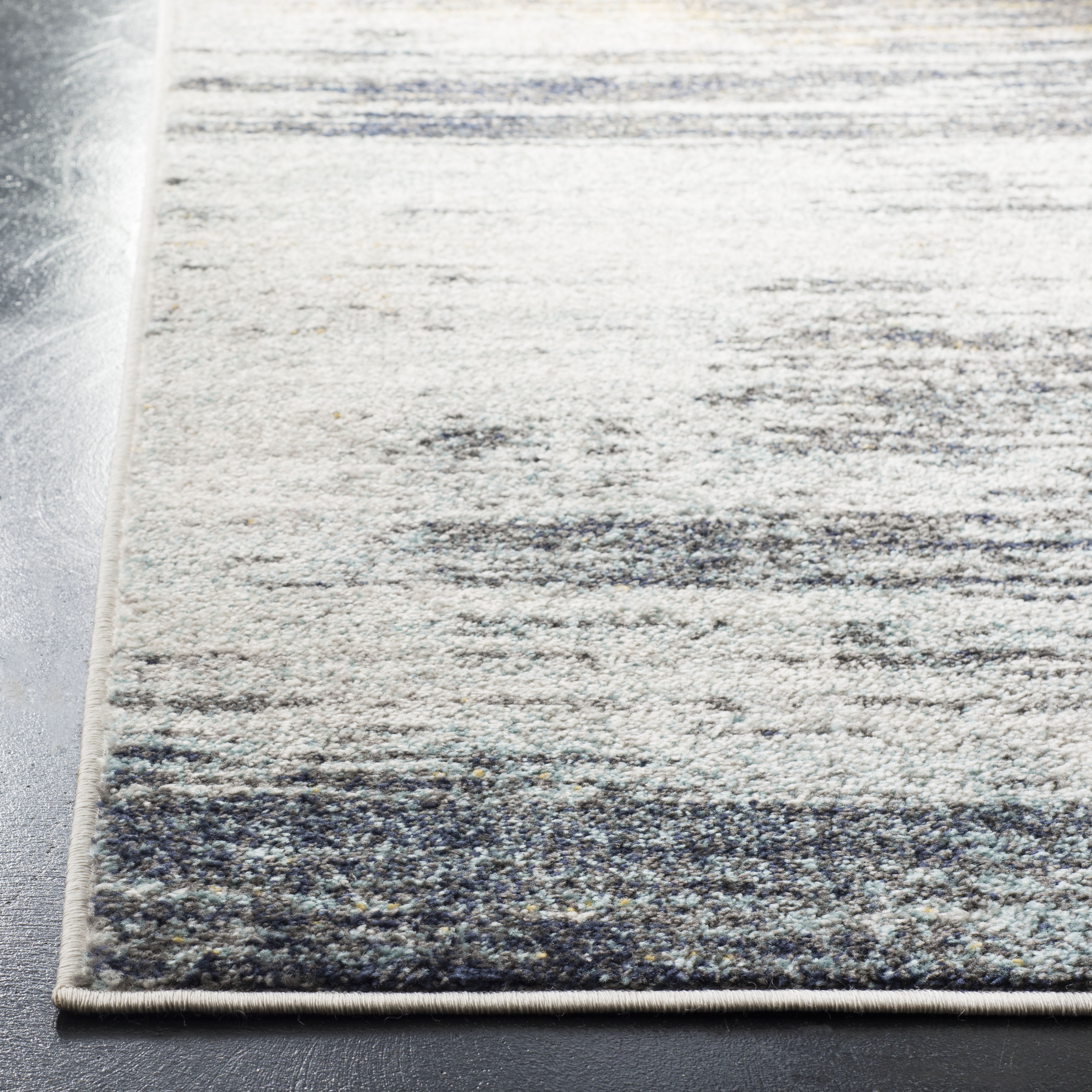 SAFAVIEH Adirondack Melva Distressed Area Rug, Light Grey/Black, 5'1" x 7'6"