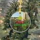 thumbnail image 1 of Hermosos letreros navideños de resina con temática navideña con imágenes elegantes y decoraciones festivas que son ideales para agregar calidez y alegría a su estilo de decoración navideña., 1 of 6