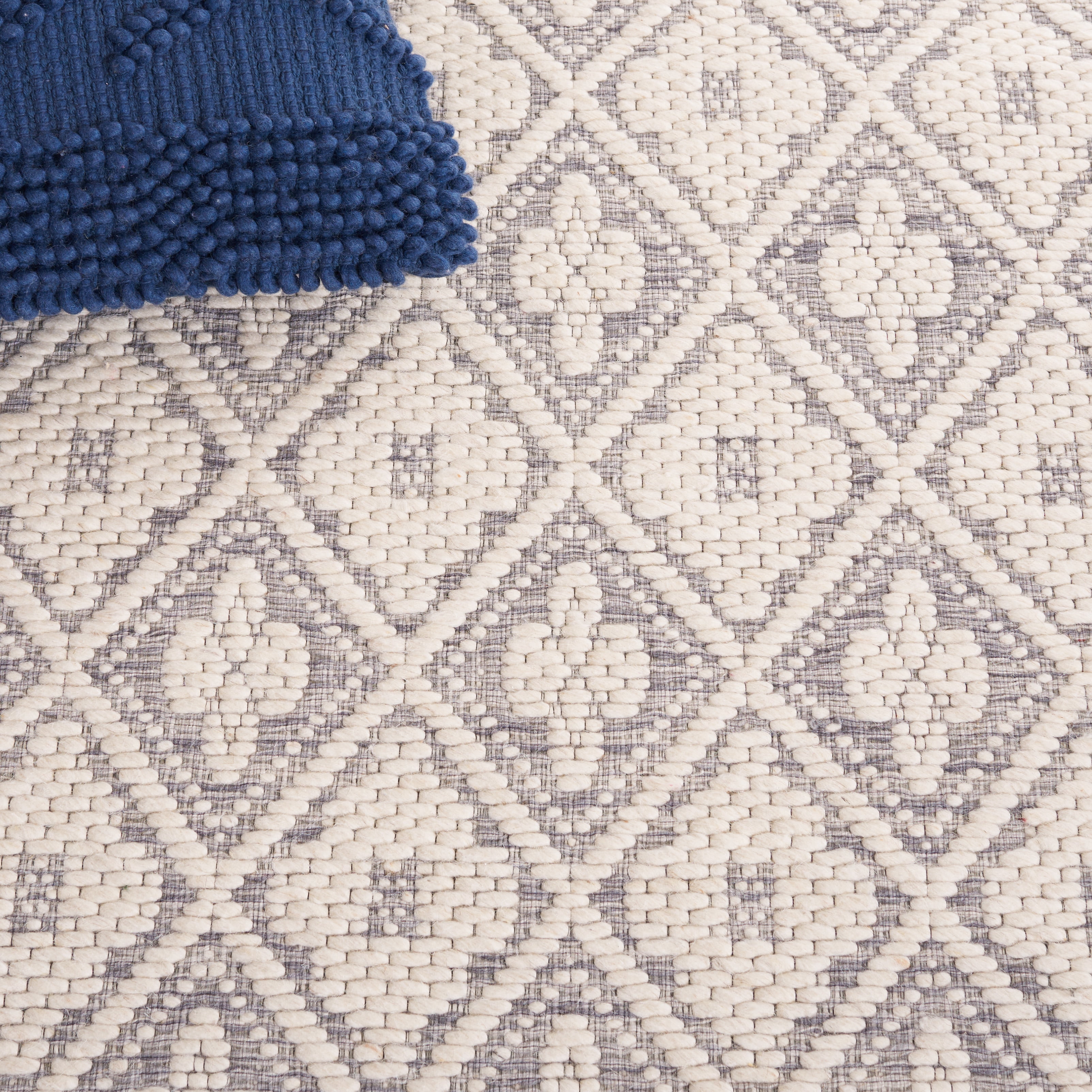 SAFAVIEH Marbella Rosario Geometric Area Rug, Grey/Ivory, 5' x 8'