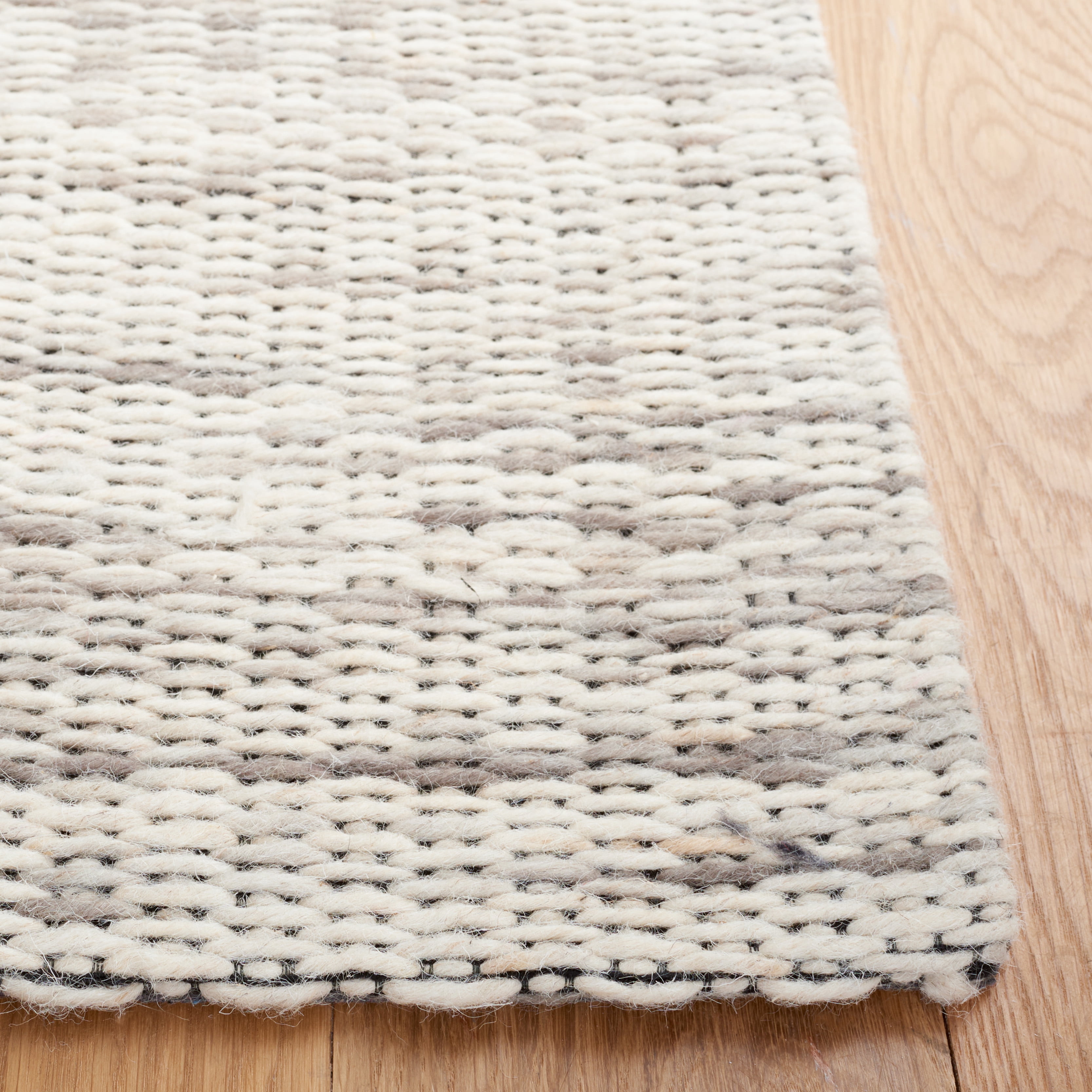 SAFAVIEH Marbella Taegan Distressed Area Rug, Grey/Beige, 3' x 5'