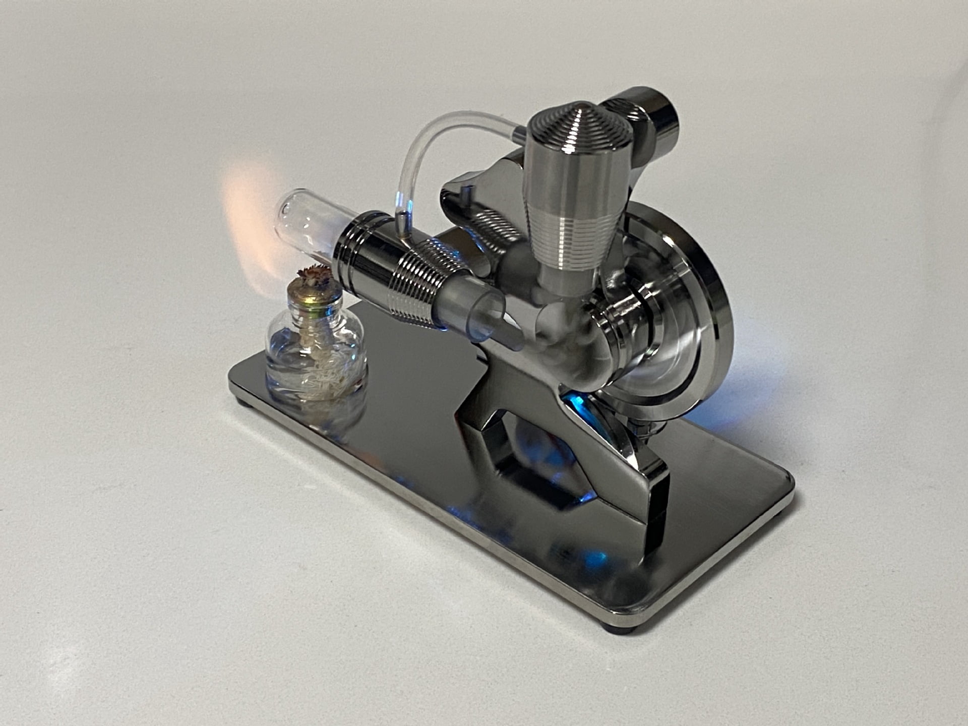 Stirling Engine Model Kit, Hand-Assembled Squirrel-Shaped Heat-Powered Stirling Engine Generator with LED Light for STEM Education & Physics Learning