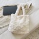thumbnail image 3 of Bolsa con asa superior para mujer de hombro de felpa suave y esponjoso para otoño e invierno (Beige) Tmvgtek Para estrenar, 3 of 5