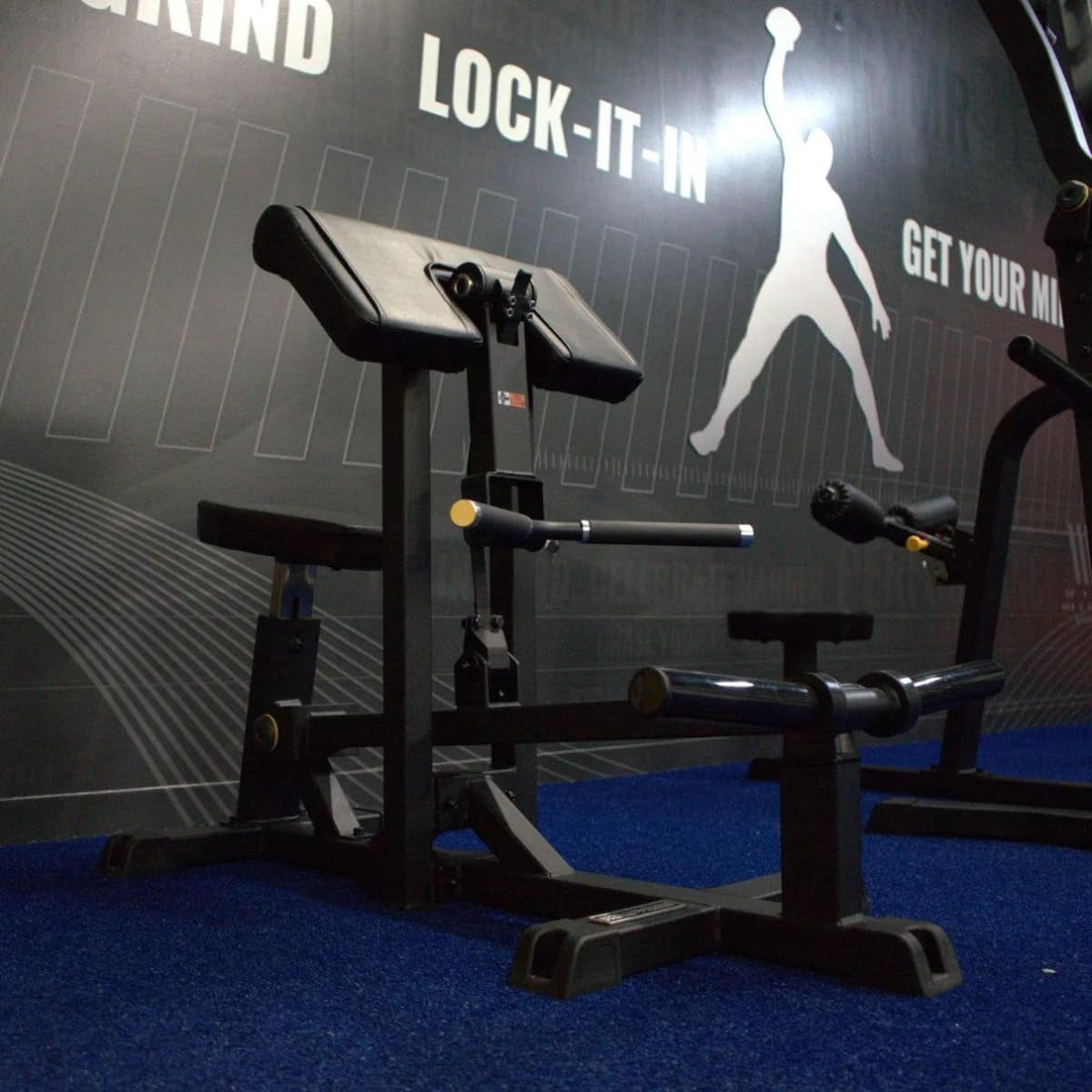 Gronk Fitness Bicep Curl Machine | Plate Loaded Weight Machine | Adjustable Seat | 2 Weight Horns for Max Load of 440lbs