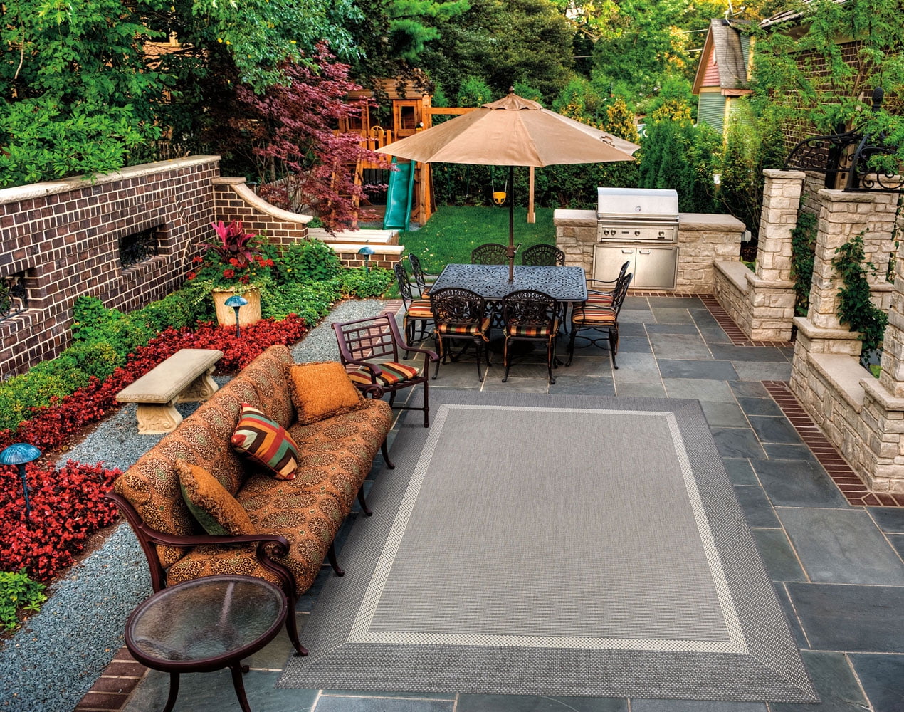 5.25' x 7.5' Iron Gray, Lava And White Rectangular Flatwoven Area Throw Rug