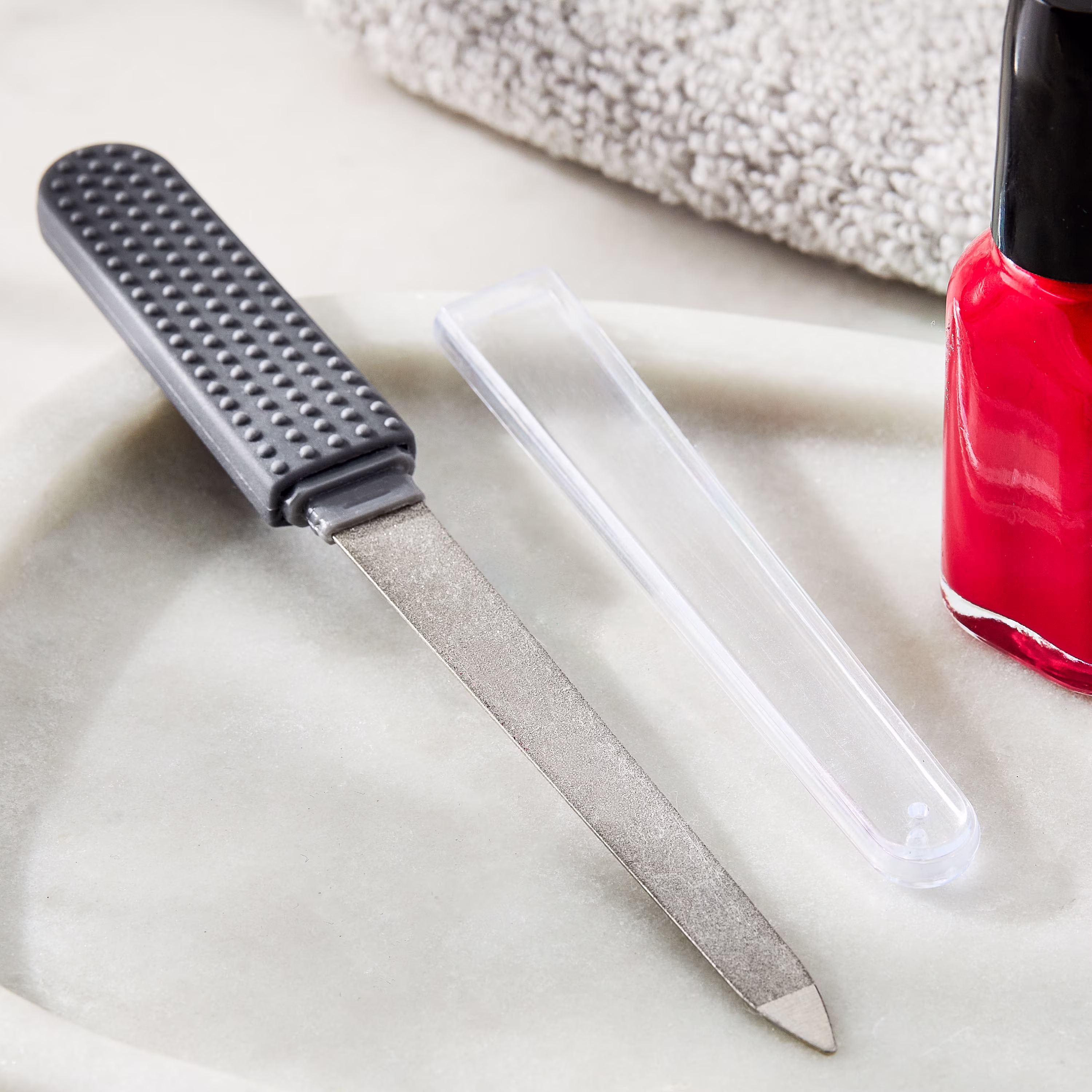 Equate Easy-Grip Fingernail File with Cover, 1 Count