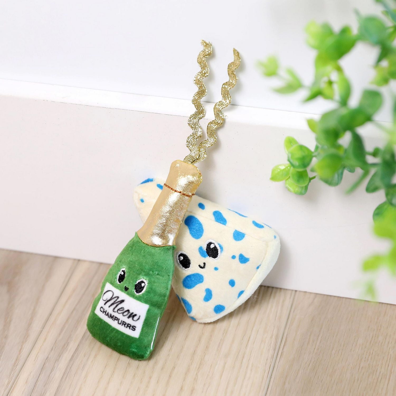 Quirky Kitty Wine & Cheese Plush Catnip 2 pack Cat Toy