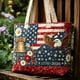 thumbnail image 1 of Bolso de Mano Acolchado Informal Del 250 Aniversario de Estados Unidos: Bolso de Hombro Conmemorativo con Interior Espacioso para El Trabajo, Las Compras y Las Salidas Diarias. Tejido Acolchado Durad, 1 of 7