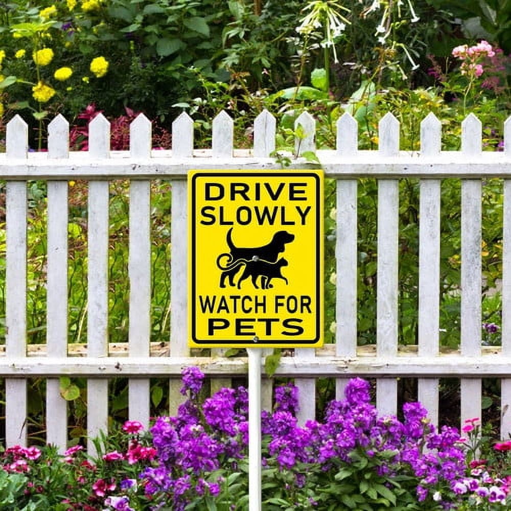 Soliyoahee Drive Slowly Watch For Pets Yard Sign with Stake 8x12inch Rustproof Aluminum Lawn Decorations Road Safety Sign for Outdoor Road Street Garden Decor