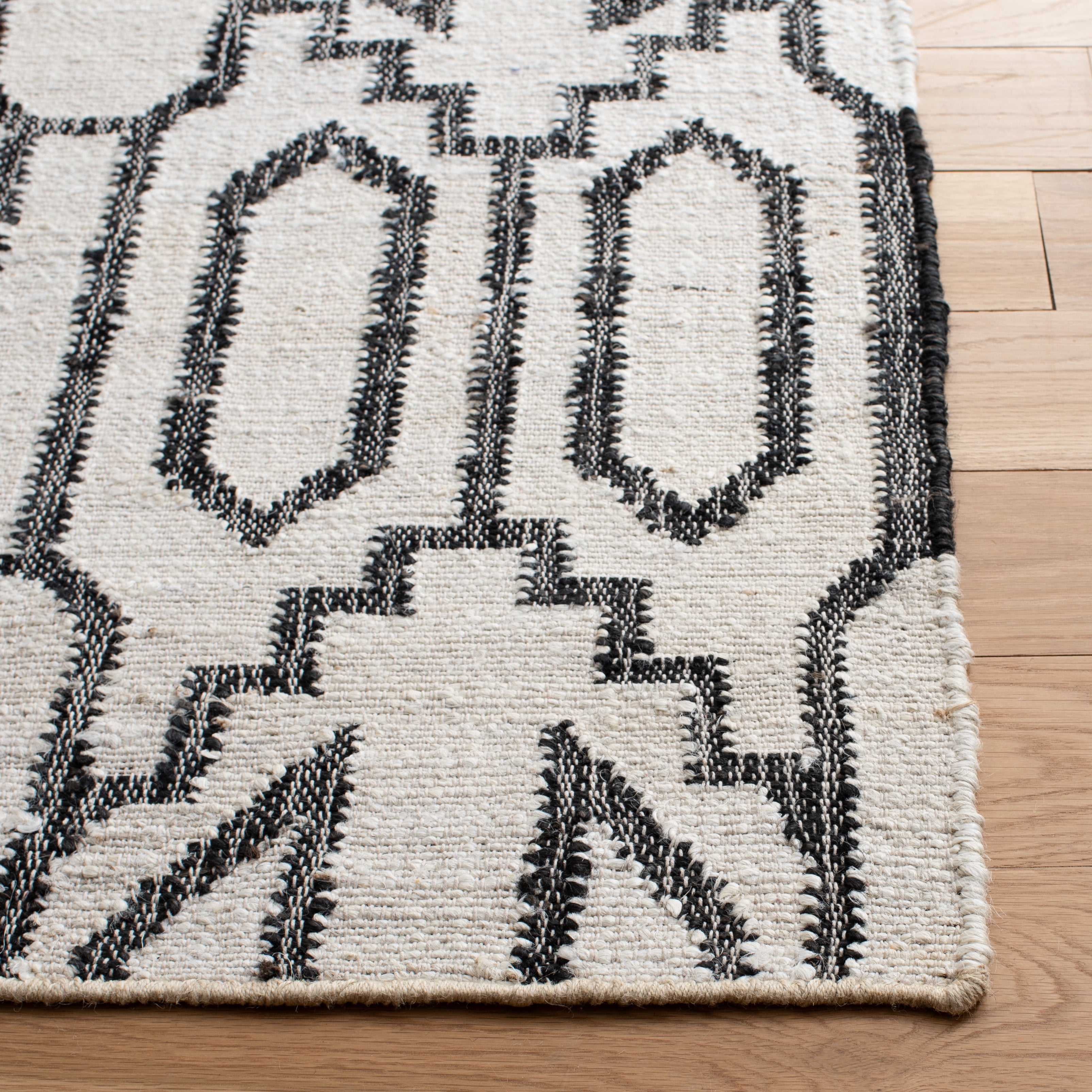 SAFAVIEH Natural Fiber Natalie Geometric Area Rug, Ivory/Black, 3' x 5'
