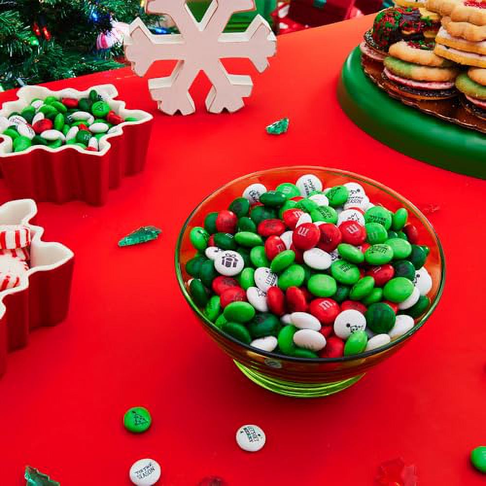 M&Mâ€™S WORLD Christmas Milk Chocolate Candy - 2 Pounds of Holiday Color Chocolate Bulk For Christmas Candy Bags, Decorations, and More