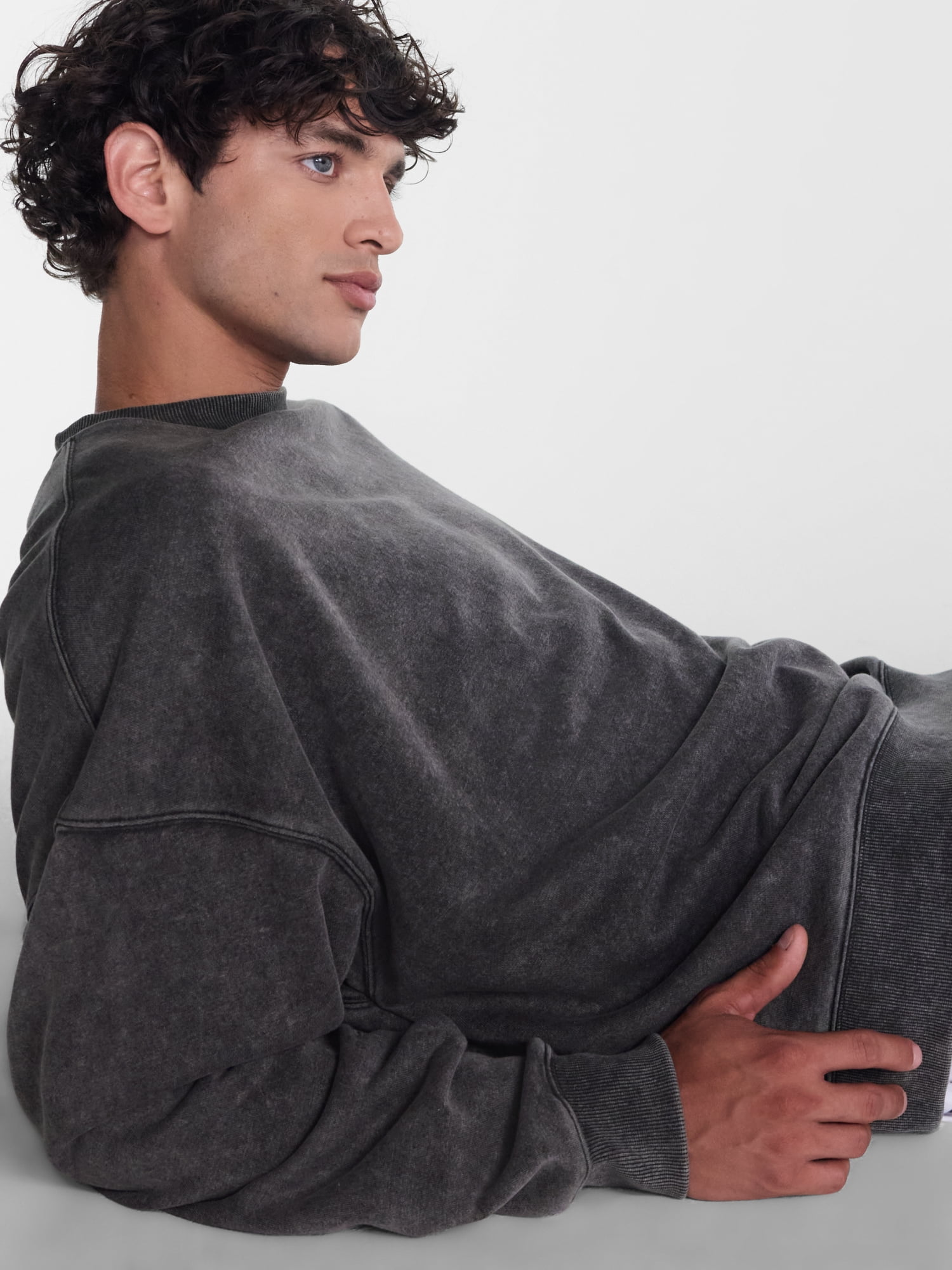 No Boundaries Crewneck Fleece Sweatshirt with Long Sleeves, Men's XS-4XLT