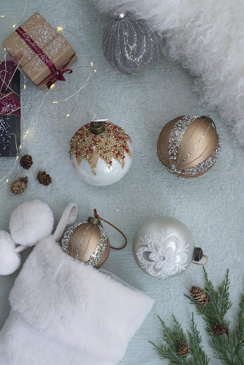 Set of 4 Glass Christmas Ball Ornaments with Glitter and Painting Design by Riccardo Tree Decor