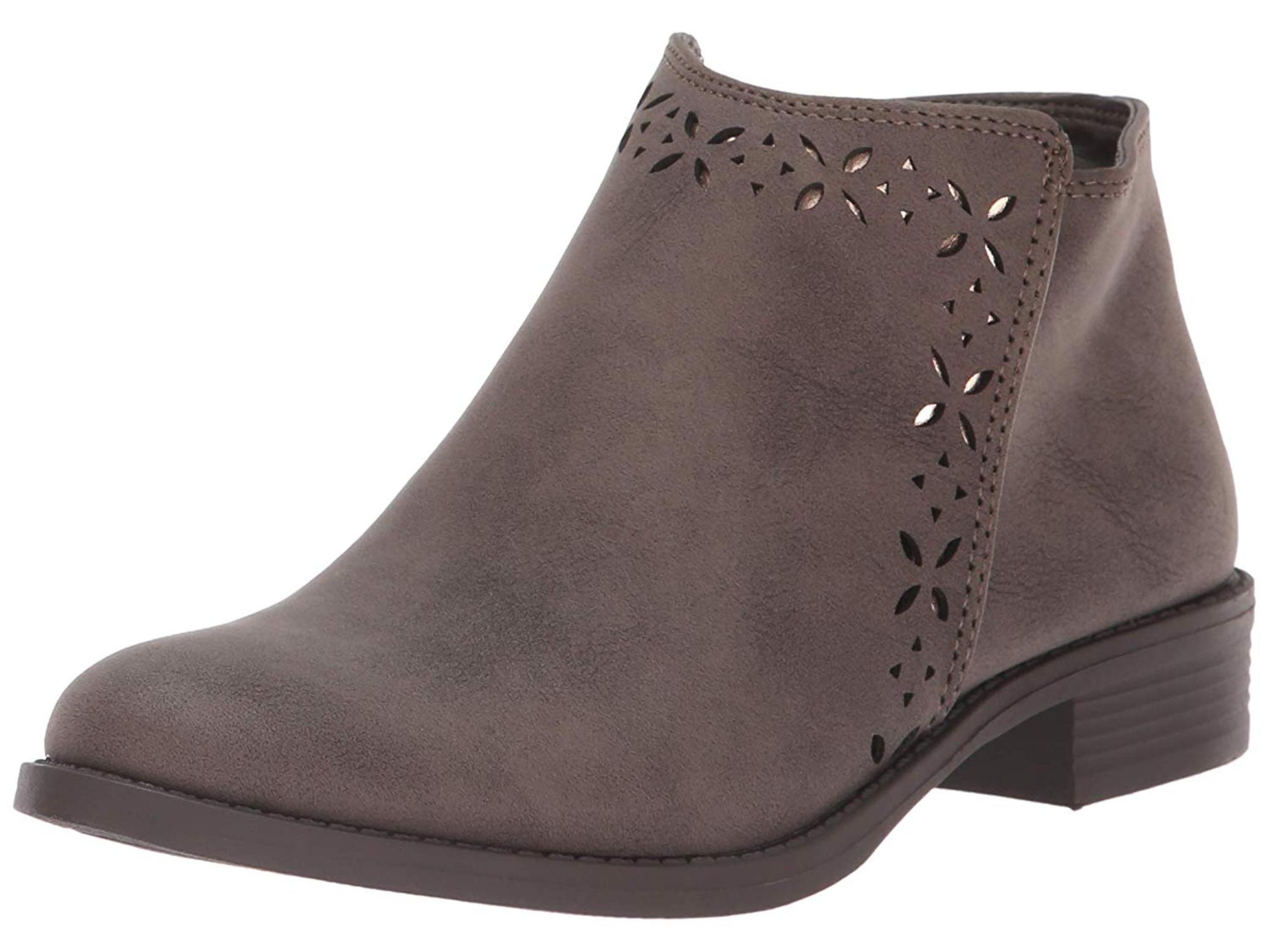 nine west chelsea boots