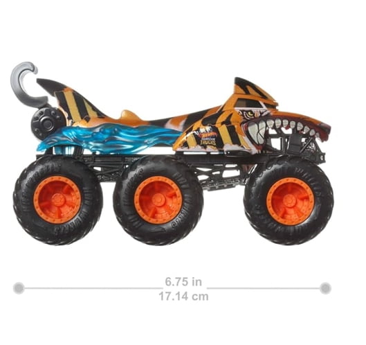 Hot Wheels Monster Trucks Big Rigs 1:64 Scale Toy Truck with 6 Wheels for Transporting or Towing Other Vehicles (Styles May Vary) HWN86