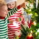thumbnail image 3 of Lindo colgante plano navideño de acrílico con ponis y sombrero de mago | Adorno para árbol de Navidad | Decoración para ventanas y mesas | Regalo festivo para familiares y amigos, 3 of 5