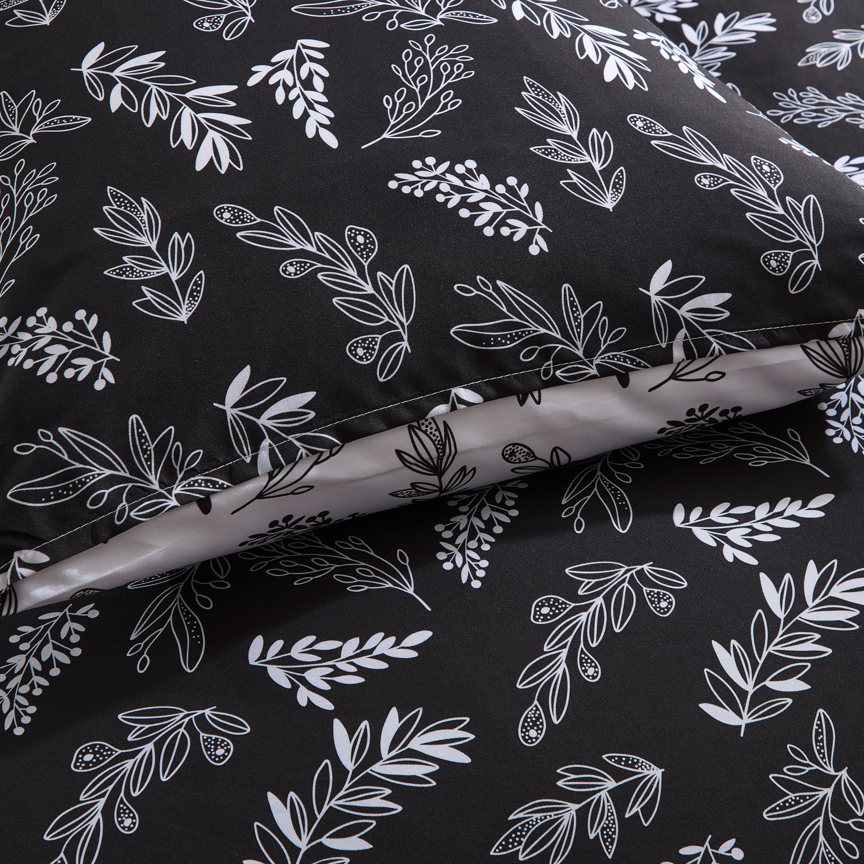 LammaLoe Queen comforter set, 3 Piece Botanical Bed in a Bag, Reversible Bedding Comforter Set with Sheets, Modern Bed Set, Jet Black/Optical White
