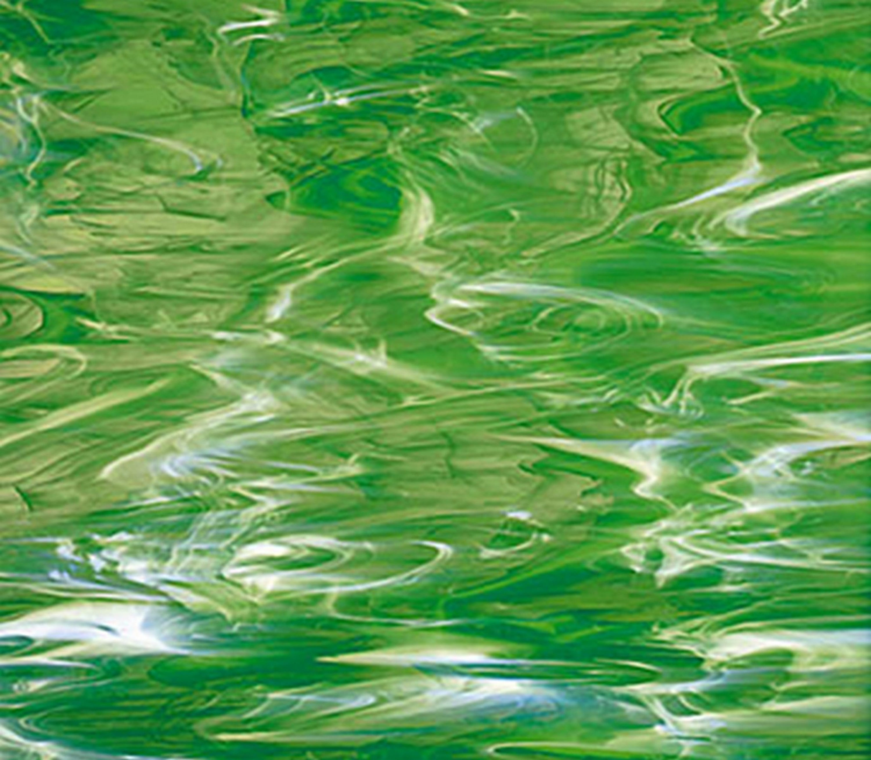 OCEANSIDE STAINED/FUSING GLASS SHEETS LIGHT GREEN/WHITE WISPY FUSIBL