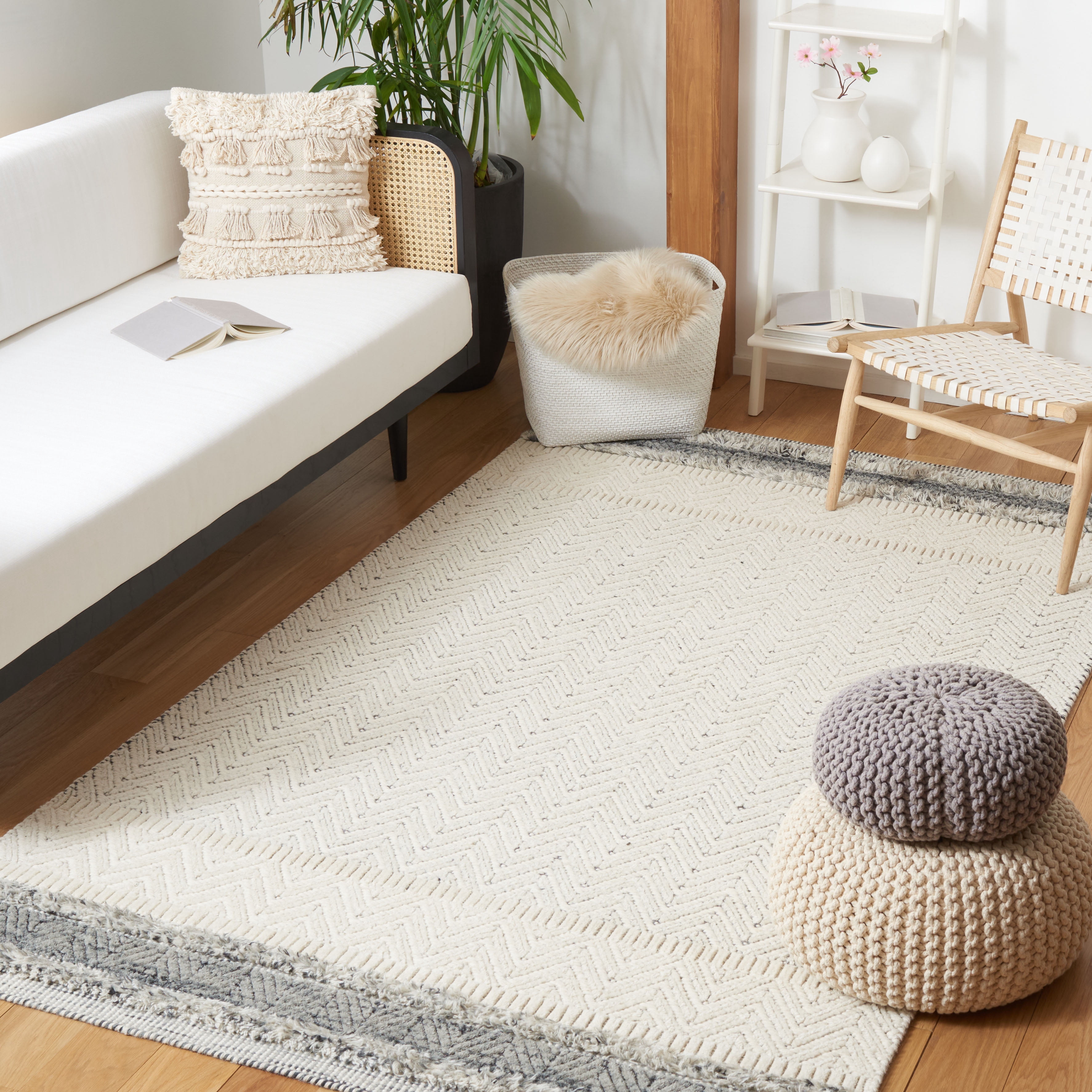 SAFAVIEH Martha Stewart Geometric Area Rug, Ivory/Grey, 3' x 5'