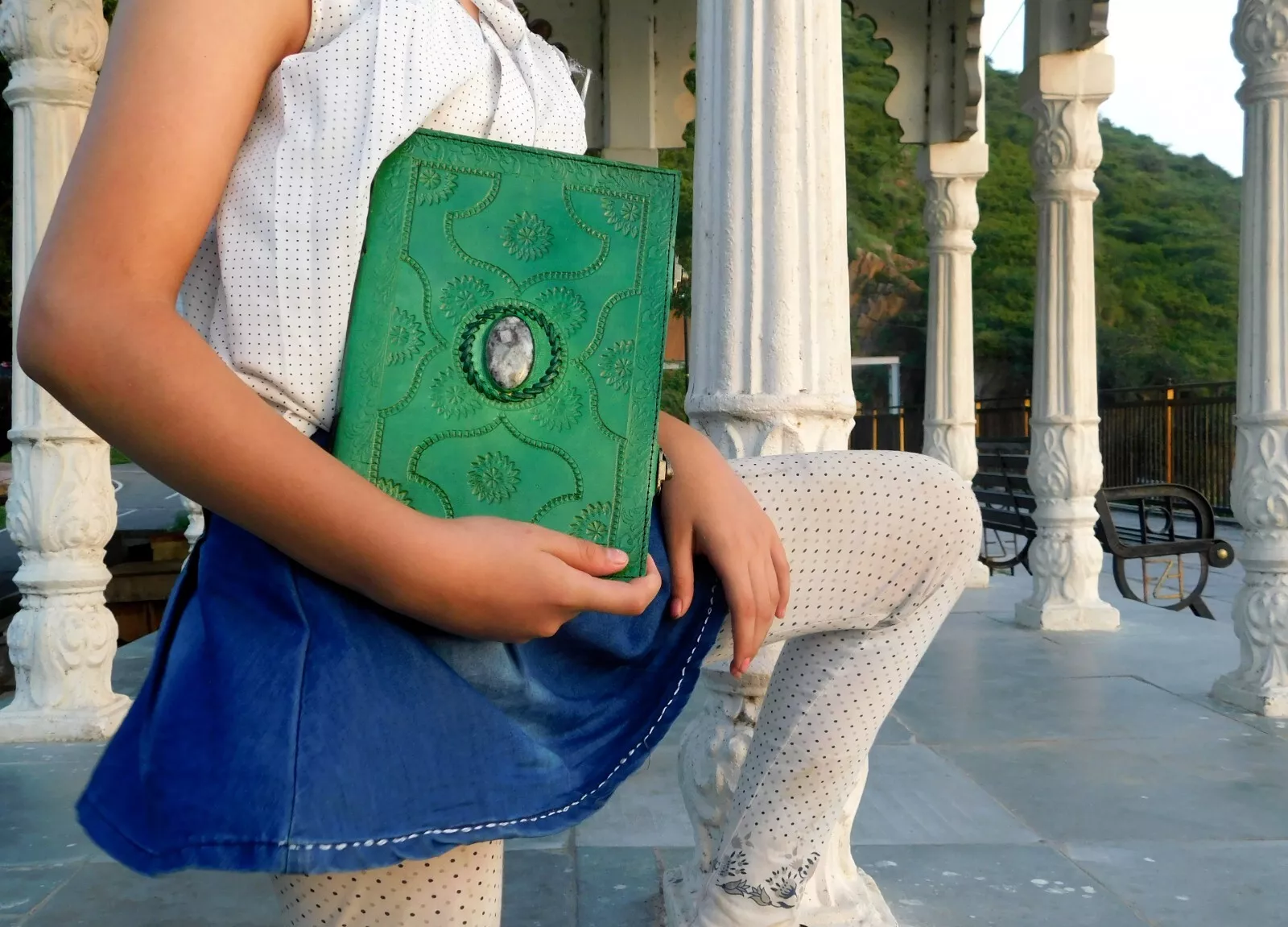 Handcrafted Embossed Design Vintage Leather Bound Journal Agate Stone Green Diary Blank Notebook For Men & Women