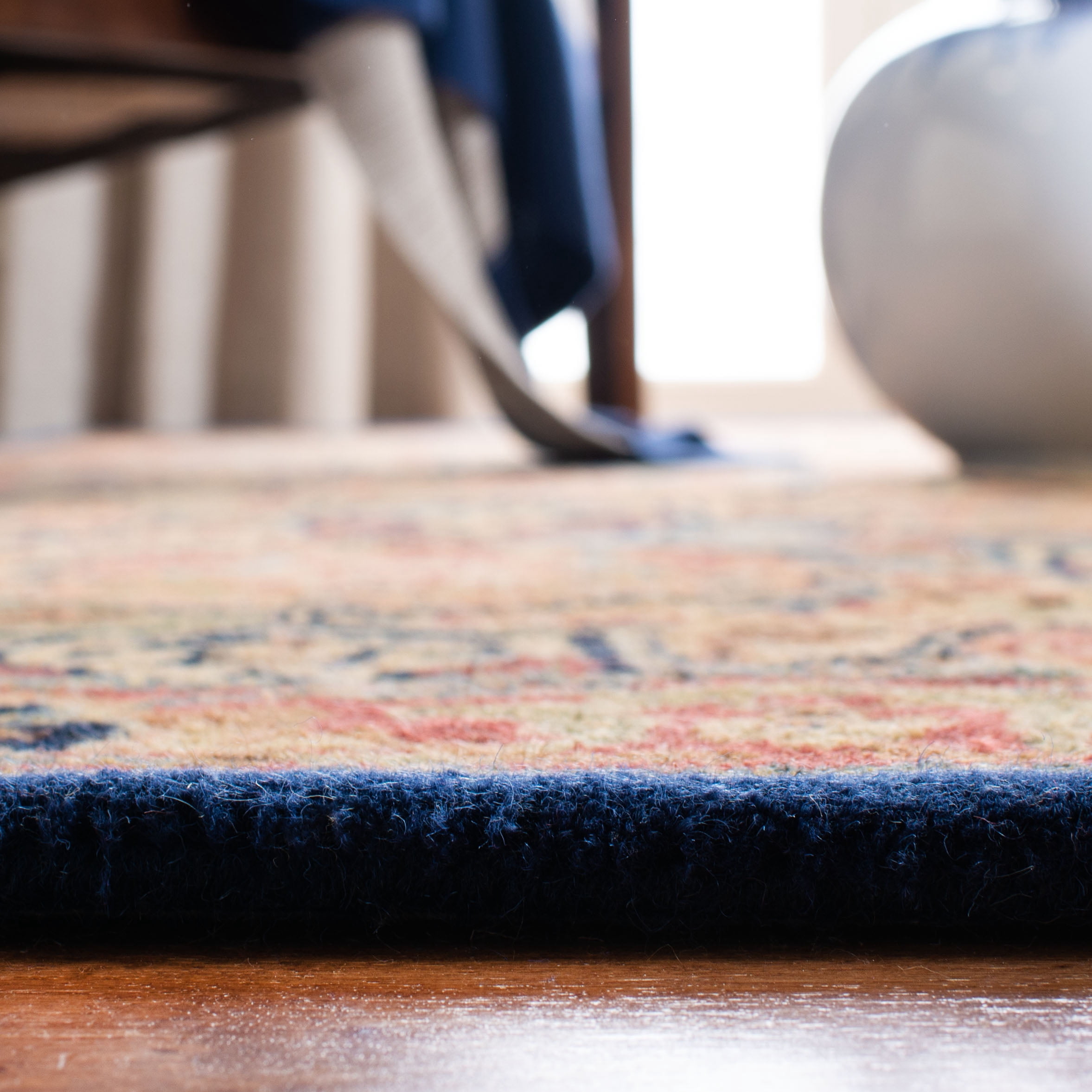 SAFAVIEH Heritage Tamaya Floral Area Rug, Blue/Red, 4' x 6'