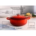 thumbnail image 4 of Horno Sauteuse Le Creuset de hierro fundido esmaltado de 3,5 L, color cereza, 4 of 5