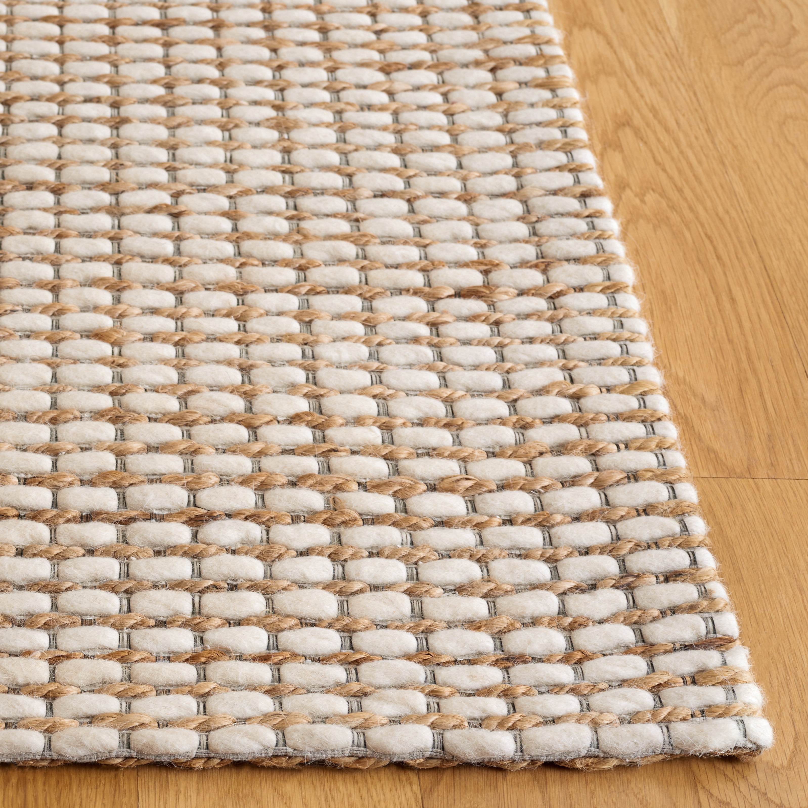 SAFAVIEH Marbella Logan Geometric Area Rug, Brown/Natural, 4' x 6'