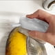 thumbnail image 5 of Xihbxyly Cepillo de Limpieza Automático 3 En 1 con Esponja de Esmeril y Nailon, Herramienta de Limpieza Multiusos, Cerdas Duraderas para Cocina, Baño y Hogar, Tamaño 12 X 6,7 X 5 Cm., 5 of 7