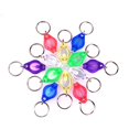 thumbnail image 2 of mini llavero linterna LED de 12 lúmenes portátil ultra brillante con batería negra con mosquetón con resorte para luz de emergencia (pilas incluidas), paquete de 5 luz violeta violeta, 2 of 5