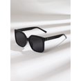 thumbnail image 2 of Lunettes de Soleil Monture Surdimensionnée, 2 of 4