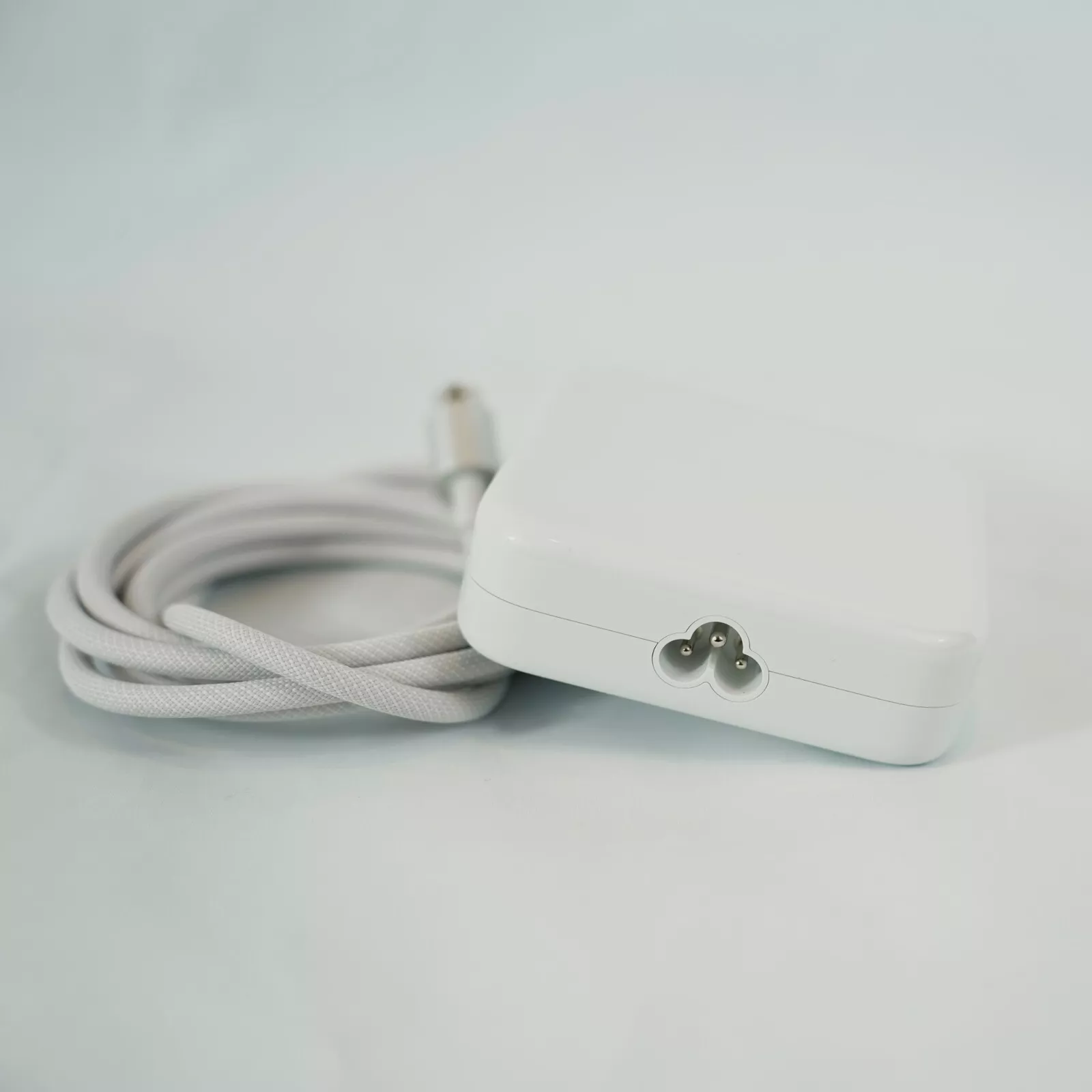 SKY ELITE FF 25.5cm 値下げです。 早い者勝ちで Blue Apple 143W Power Adapter With Ethernet Port