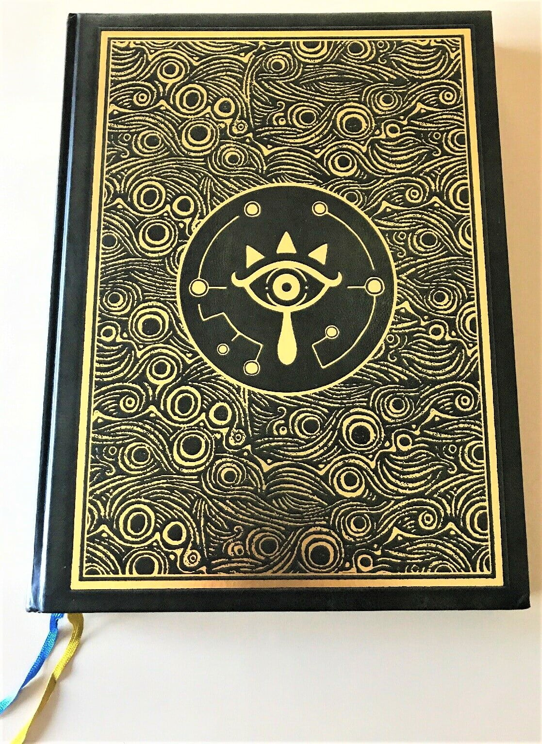 Pre-Owned The Legend of Zelda: Breath of the Wild Deluxe Edition Guide Nintendo Switch