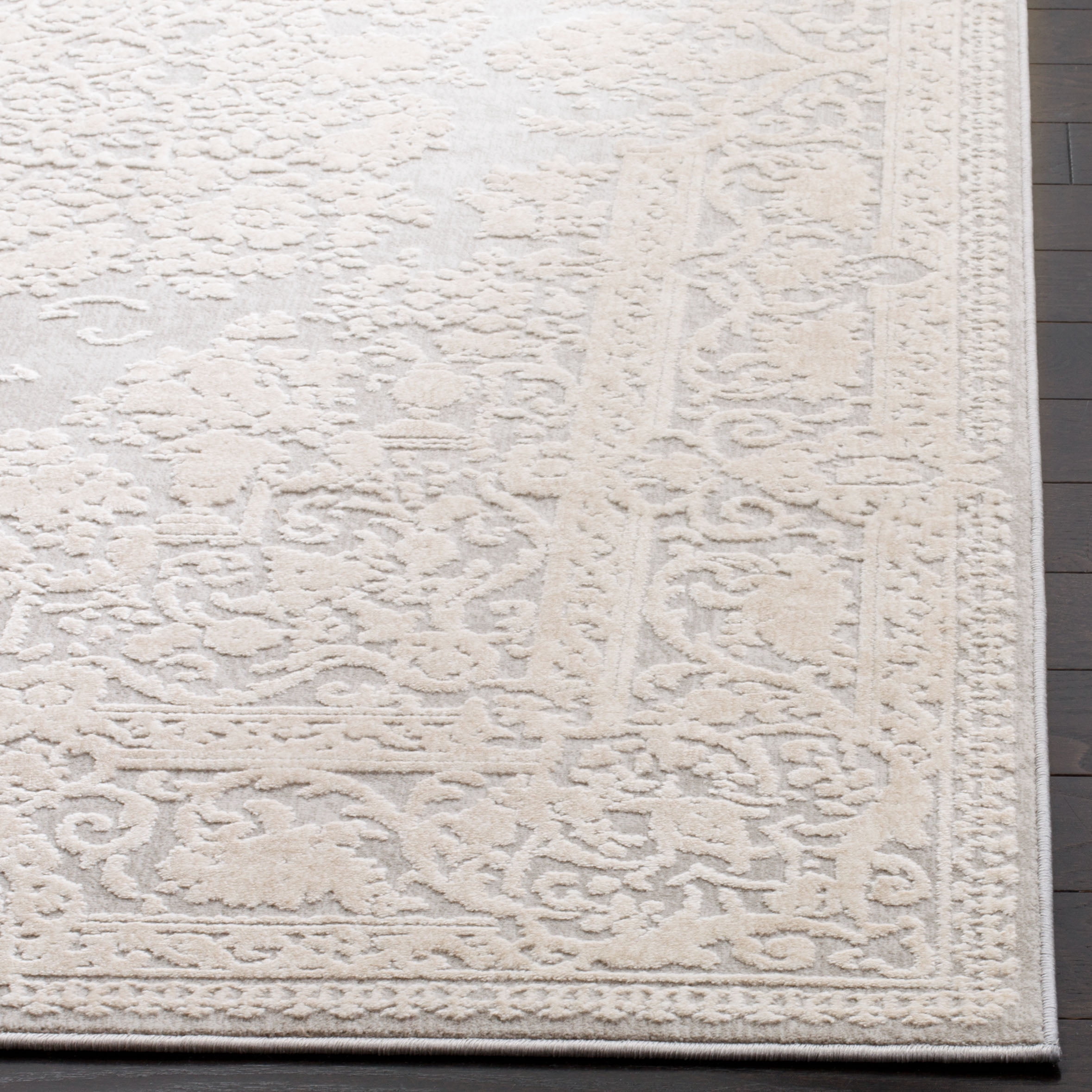 SAFAVIEH Reflection Sophia Traditional Area Rug, Light Grey/Cream, 2'3" x 4'