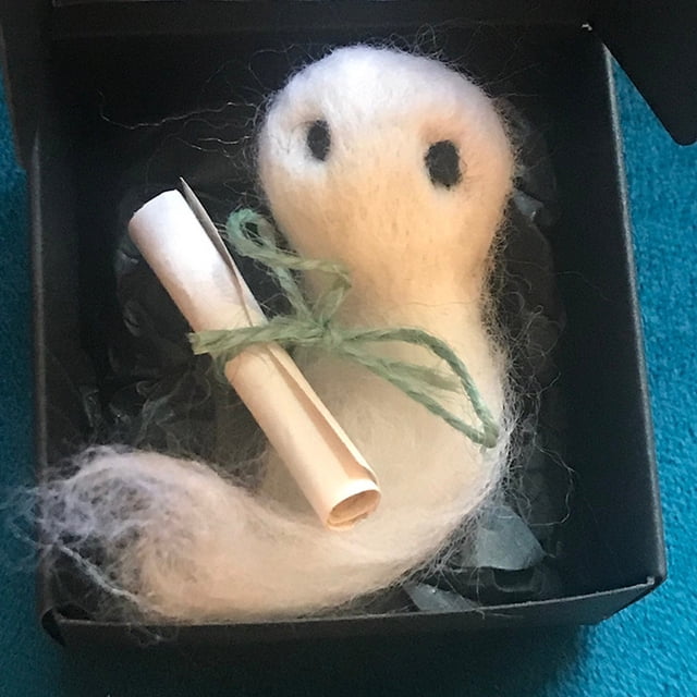 Adopta un fantasma de peluche con pergamino, fantasma peludo blanco, decoración de Halloween JShteea El nuevo