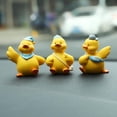 thumbnail image 2 of Adornos de dibujos animados para coche, juguete de pato de resina, adornos para el salpicadero del coche, decoraciones interiores para el coche, 2 of 8