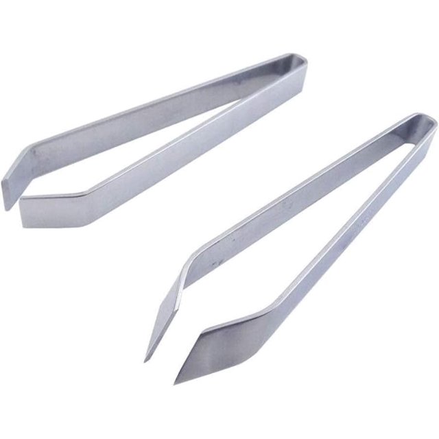 BWESOO Pinzas de Acero Inoxidable Plateadas Pinzas para desplumar con Punta Inclinada Clip de Pluma de Pollo Abrazadera de Espiga Pinzas para el Cabello Utensilios de Cocina Plata 2 Piezas