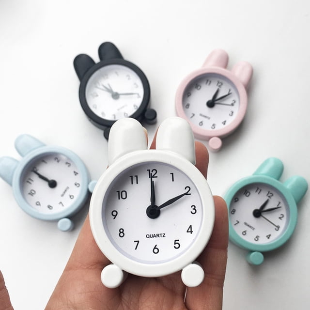 Xihbxyly Mini Reloj Despertador de Metal, Diseño Compacto de 5 Cm, Botones Electrónicos Fáciles de Usar, Accesorio de Viaje Ligero, Ideal para La Oficina y El Hogar, Elegante Opción de Regalo, Tamaño