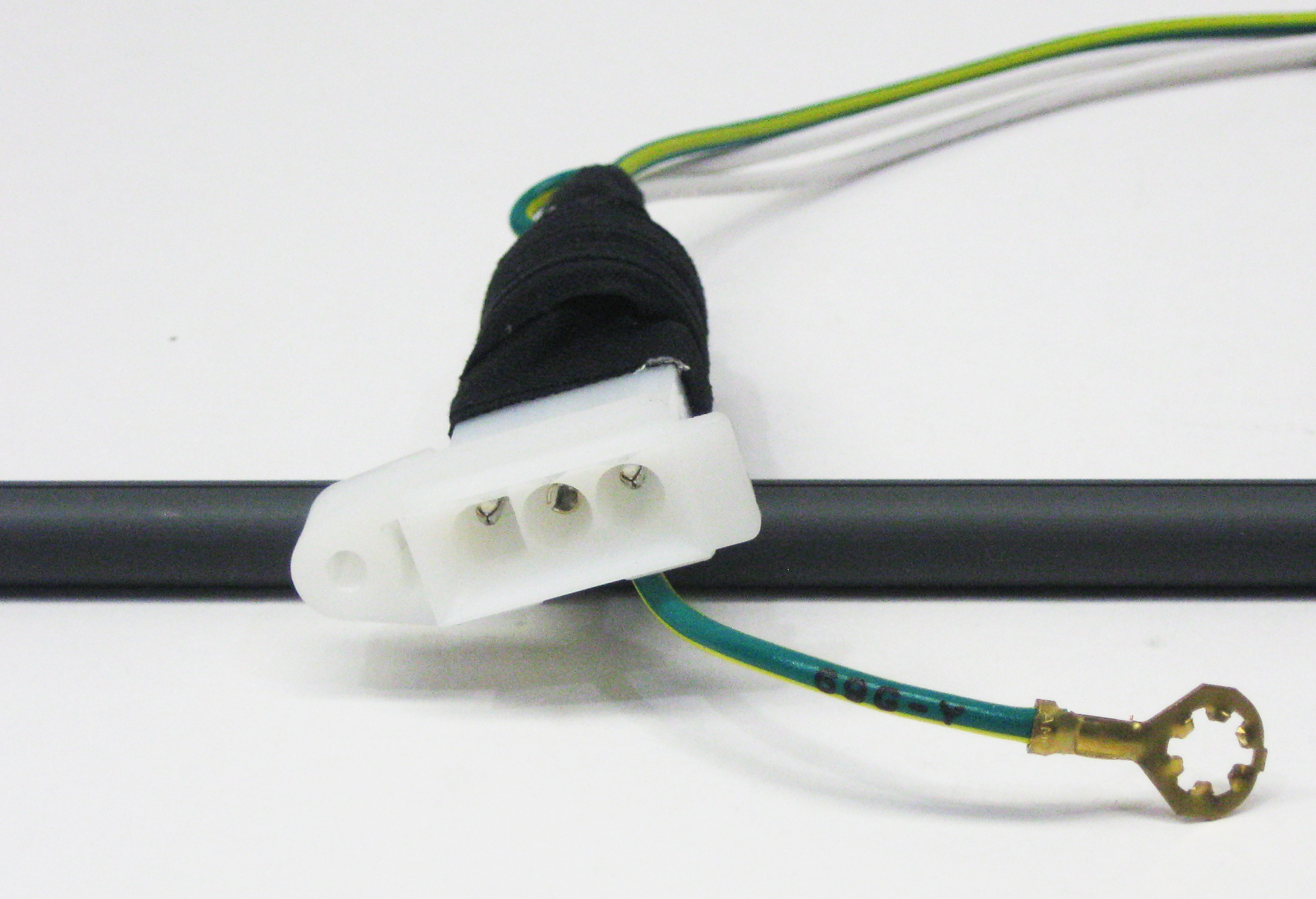 Whirlpool WP3355458 Genuine OEM Lid Switch Assembly
Fits: 3355458