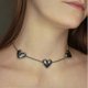 thumbnail image 3 of Collar colgante con colgante de alas de ángel y bola dorada Yashi Gris, 3 of 4