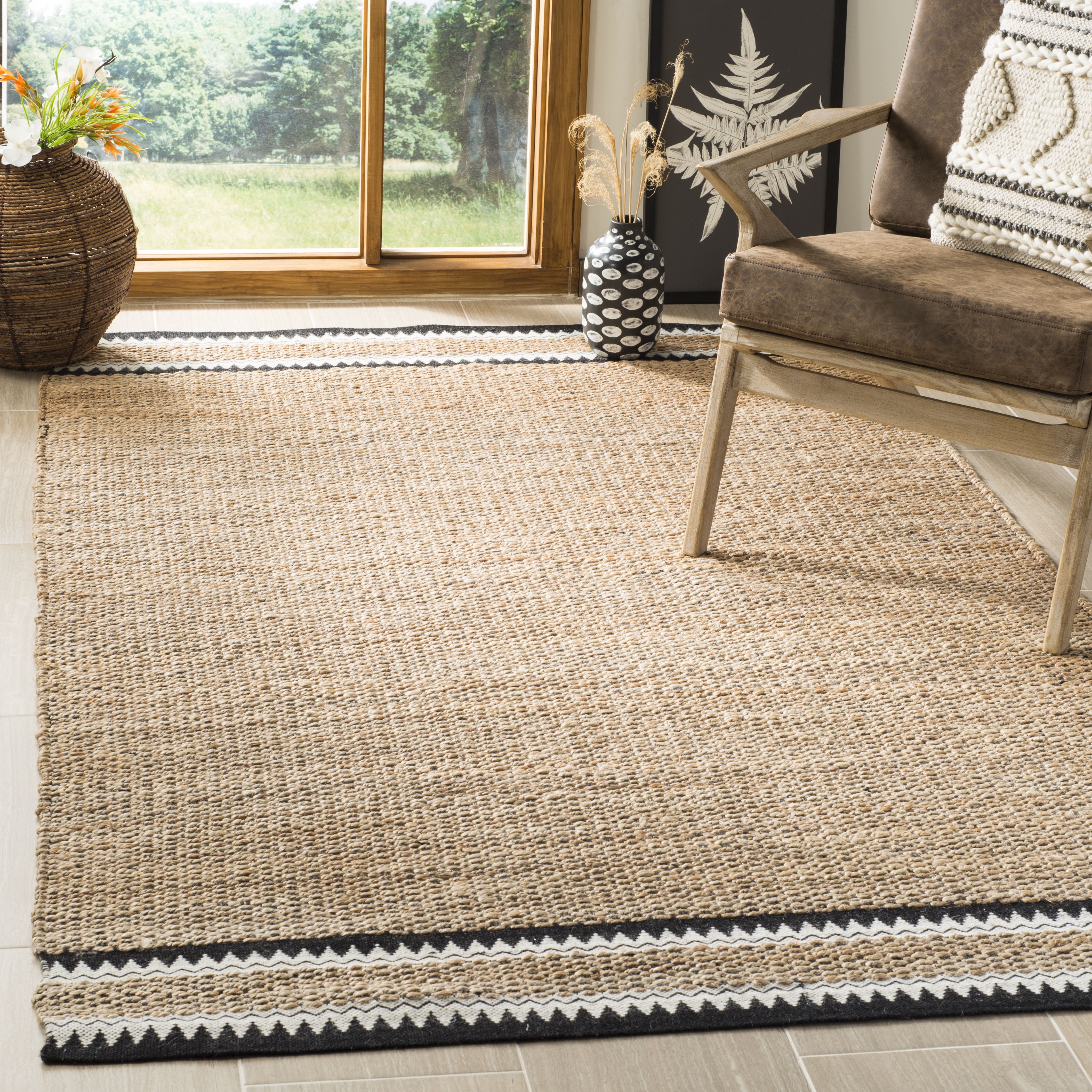 SAFAVIEH Natural Fiber Becky Solid Area Rug, Natural/Black, 5' x 5' Square