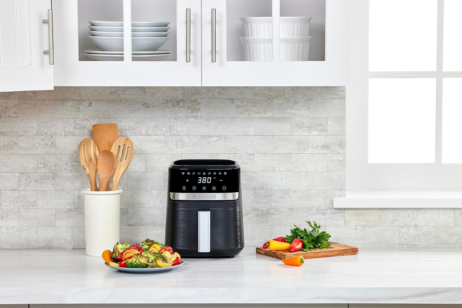 BLACK+DECKER Purify 2-Quart Digital Air Fryer with LED Touchscreen, 9 Presets, Auto Shut-Off, Shake Reminder, Dishwasher Safe Parts, AFBD22-0BD