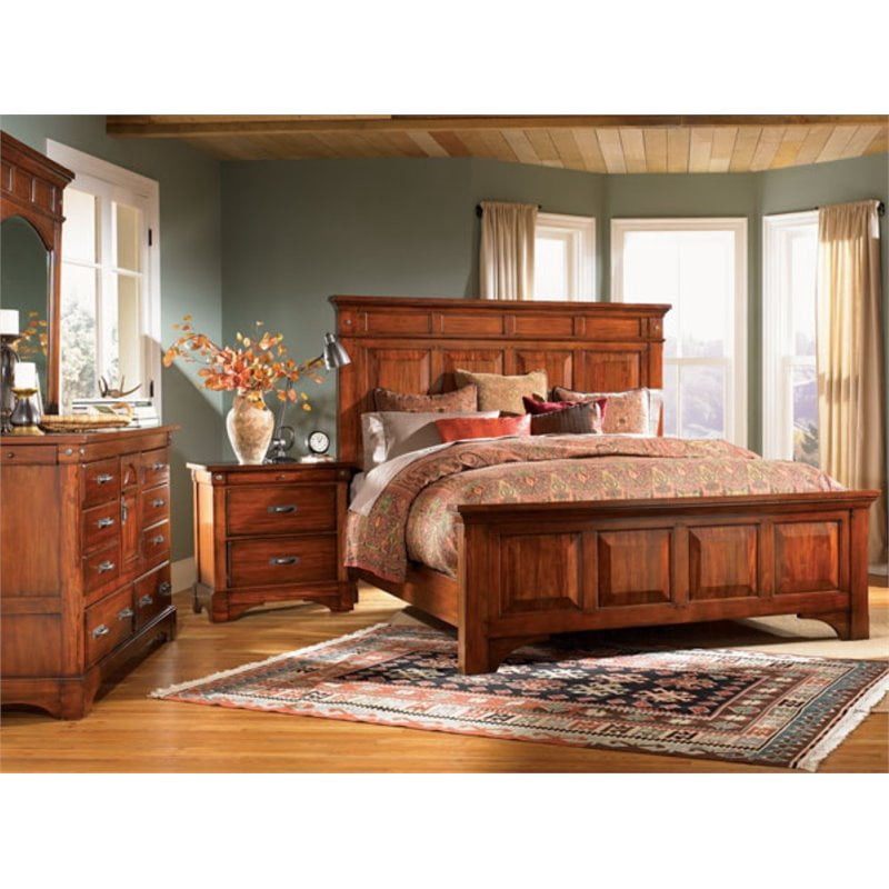 AAmerica Kalispell 4 Piece King Bedroom Set in Mahogany