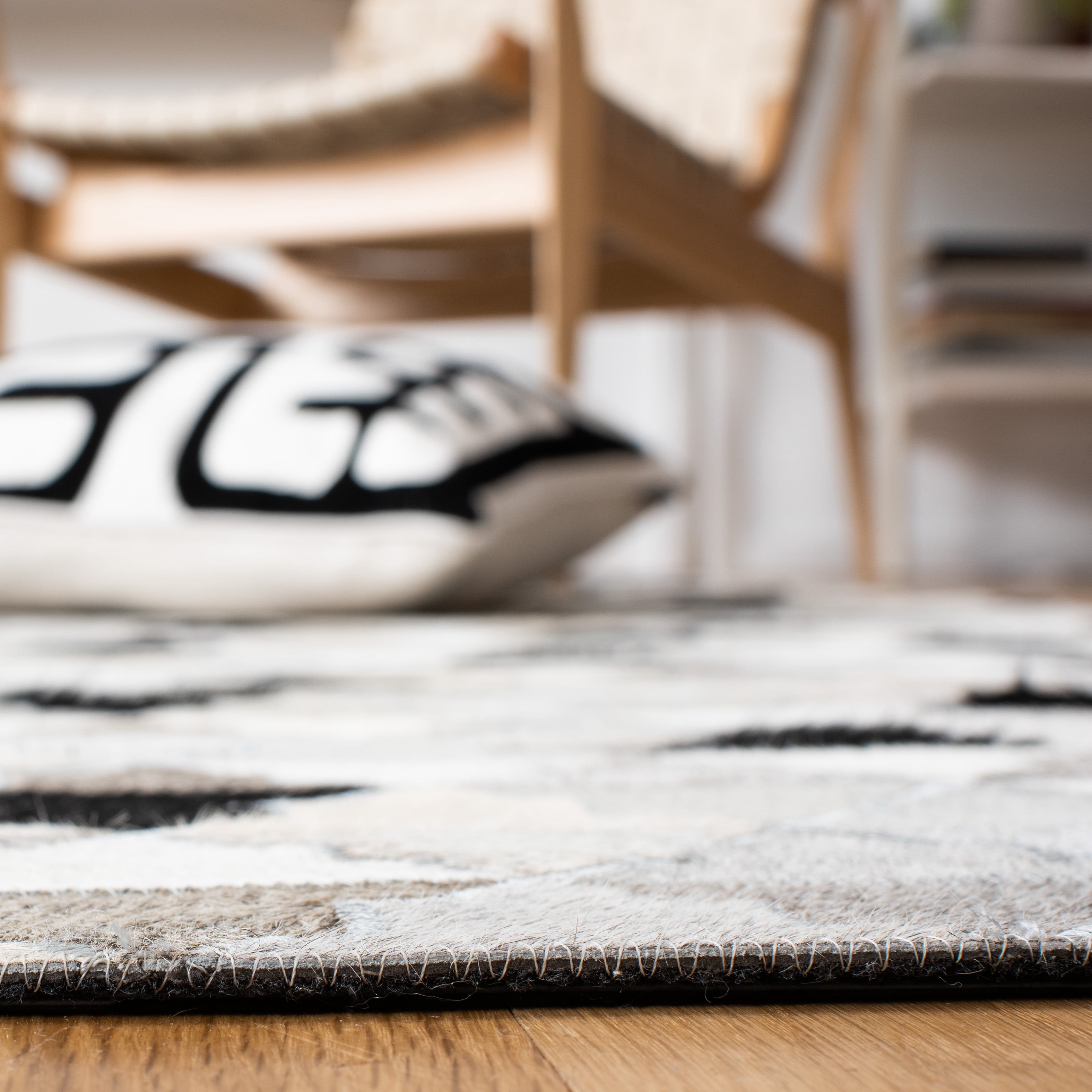 SAFAVIEH Studio Leather Calla Geometric Area Rug, Grey/Black, 8' x 10'