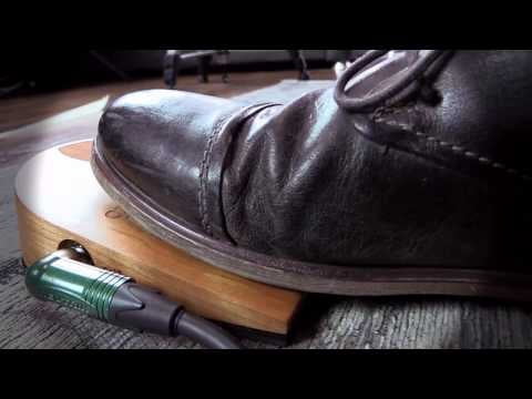 Analog Singer-Songwriter Stomp Box with Built-in Passive Piezo for Kick Sound