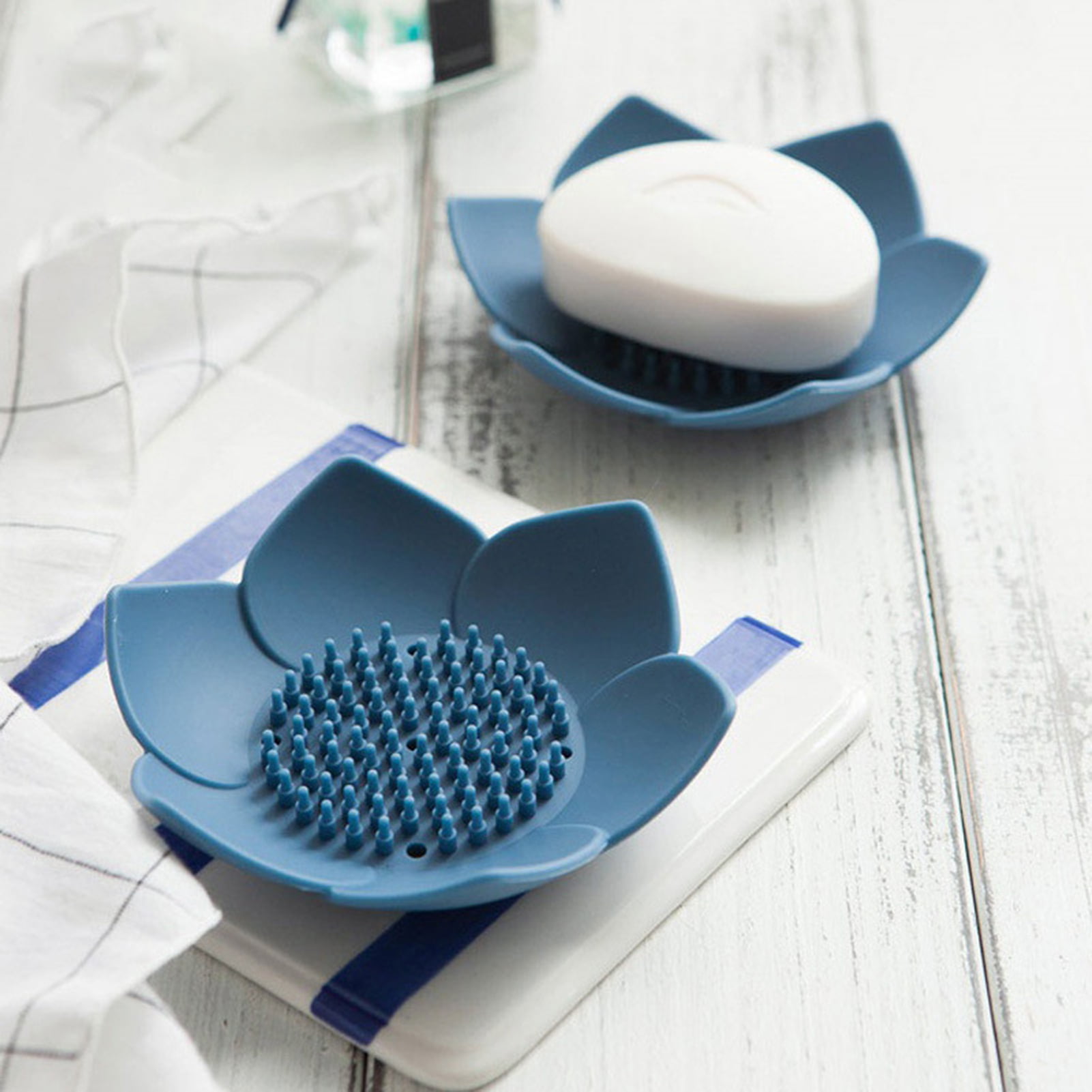 1pcs Portable Silicone Lotus Shape Draining Soap Box Plate Soap Dishes Flexible 