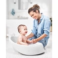 thumbnail image 4 of Tina Infantil Skip Hop Blanca Smart Sling Moby 3 Etapas para Bebé, 4 of 9
